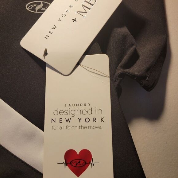 " New York Laundry " Woman's Medics scrub top Size: medium black/white NWT - Picture 5 of 7